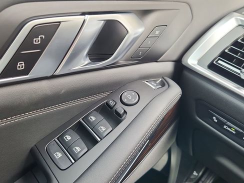 Used 2026 BMW X5 xDrive40i w/ Premium Package image 23