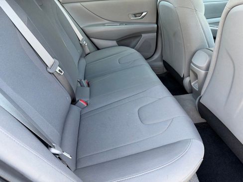 Certified 2025 Hyundai Elantra SE w/ Cargo Package image 25