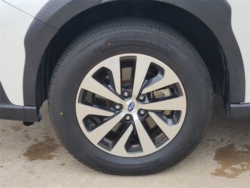 Used 2023 Subaru Outback Premium image 10