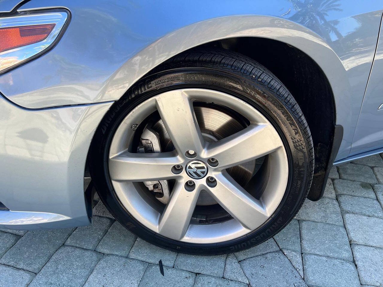 Used 2009 Volkswagen CC VR6 AWD/4WD image 2