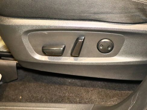 Used 2022 Nissan Pathfinder SV image 23