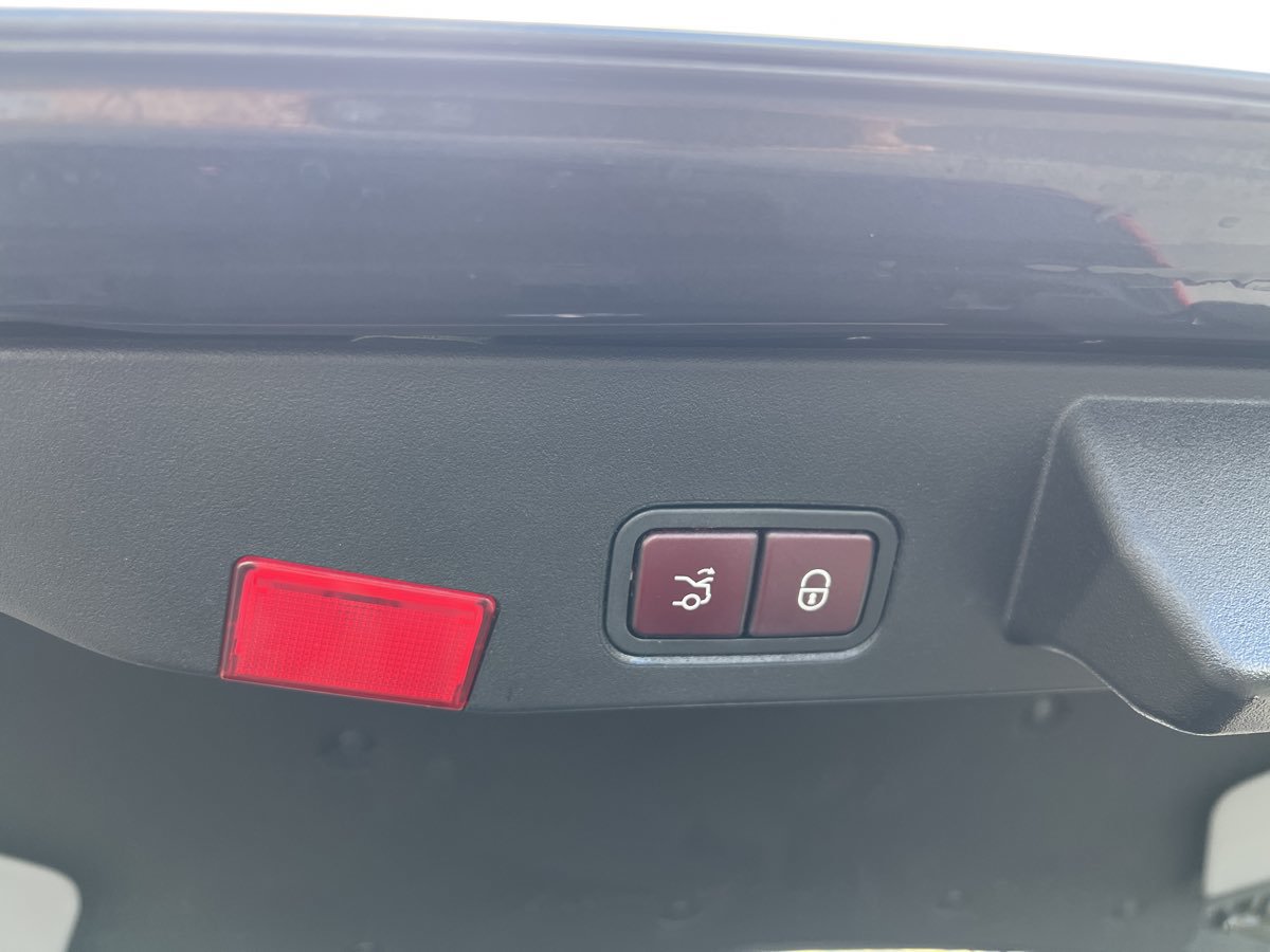Used 2013 Mercedes-Benz SL 550 image 21