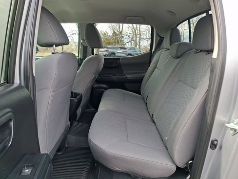 Used 2020 Toyota Tacoma SR AWD/4WD image 14
