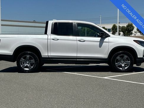 Certified 2024 Honda Ridgeline TrailSport image 3