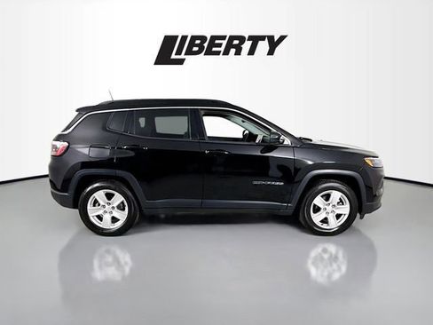 Used 2022 Jeep Compass Latitude image 8