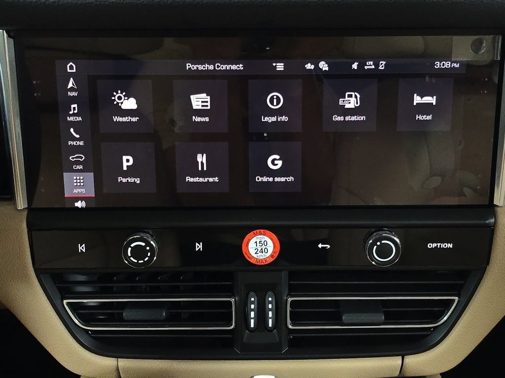 Certified 2025 Porsche Macan AWD/4WD image 17