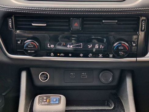 Certified 2021 Nissan Rogue SV w/ Premium Package FWD image 19