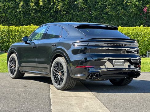 New 2026 Porsche Cayenne GTS AWD/4WD image 3