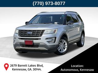 Used 2017 Ford Explorer XLT image 1