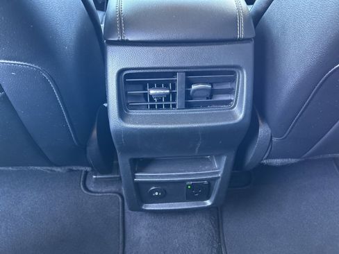 Used 2024 Ford Edge Titanium image 12