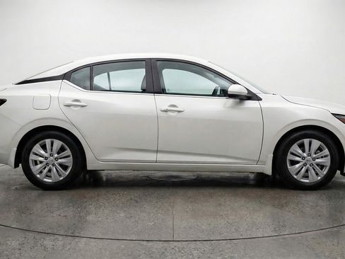 Used 2025 Nissan Sentra S FWD image 11