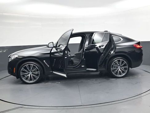 Used 2025 BMW X4 xDrive30i w/ Premium Package image 37