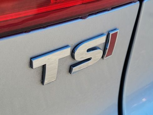 Used 2017 Volkswagen Tiguan S FWD image 7