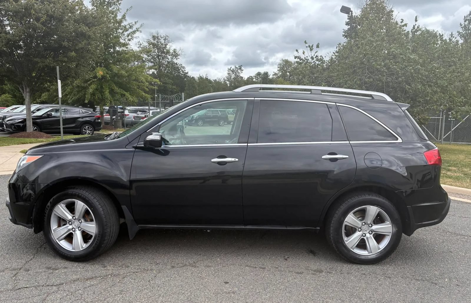 Used 2011 Acura MDX AWD/4WD image 3