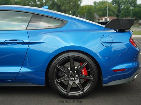 Used 2021 Ford Mustang Shelby GT500 w/ Carbon Fiber Track Pack RWD image 5