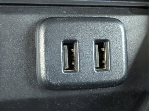 Used 2020 Chevrolet Suburban Premier image 24