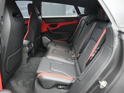 Used 2025 Lamborghini Urus SE AWD/4WD image 26