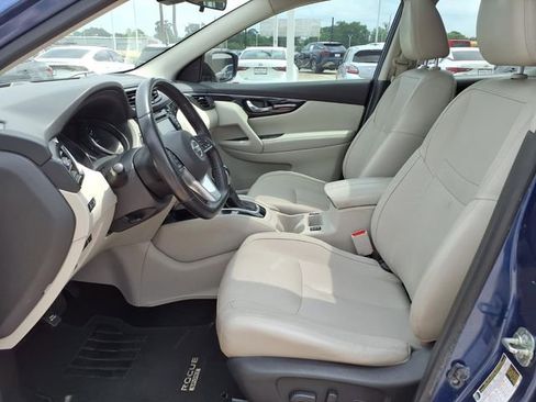 Used 2018 Nissan Rogue Sport SL w/ SL Premium Package FWD image 18
