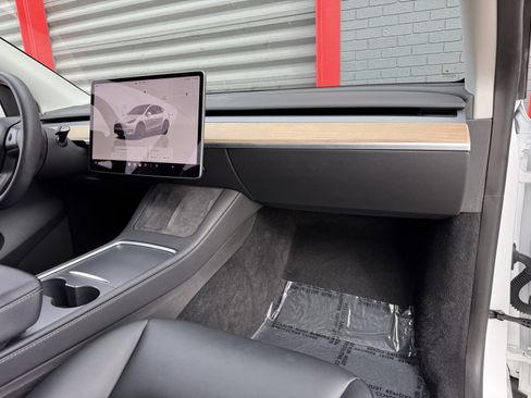 Used 2023 Tesla Model Y Long Range image 16