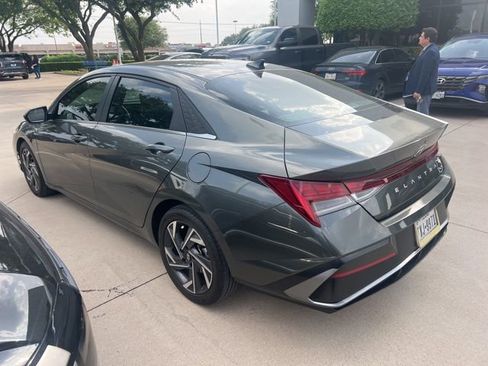 Certified 2024 Hyundai Elantra SEL w/ Convenience Package FWD image 8