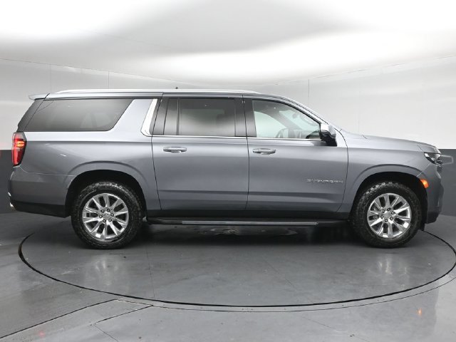 Used 2022 Chevrolet Suburban Premier AWD/4WD image 8