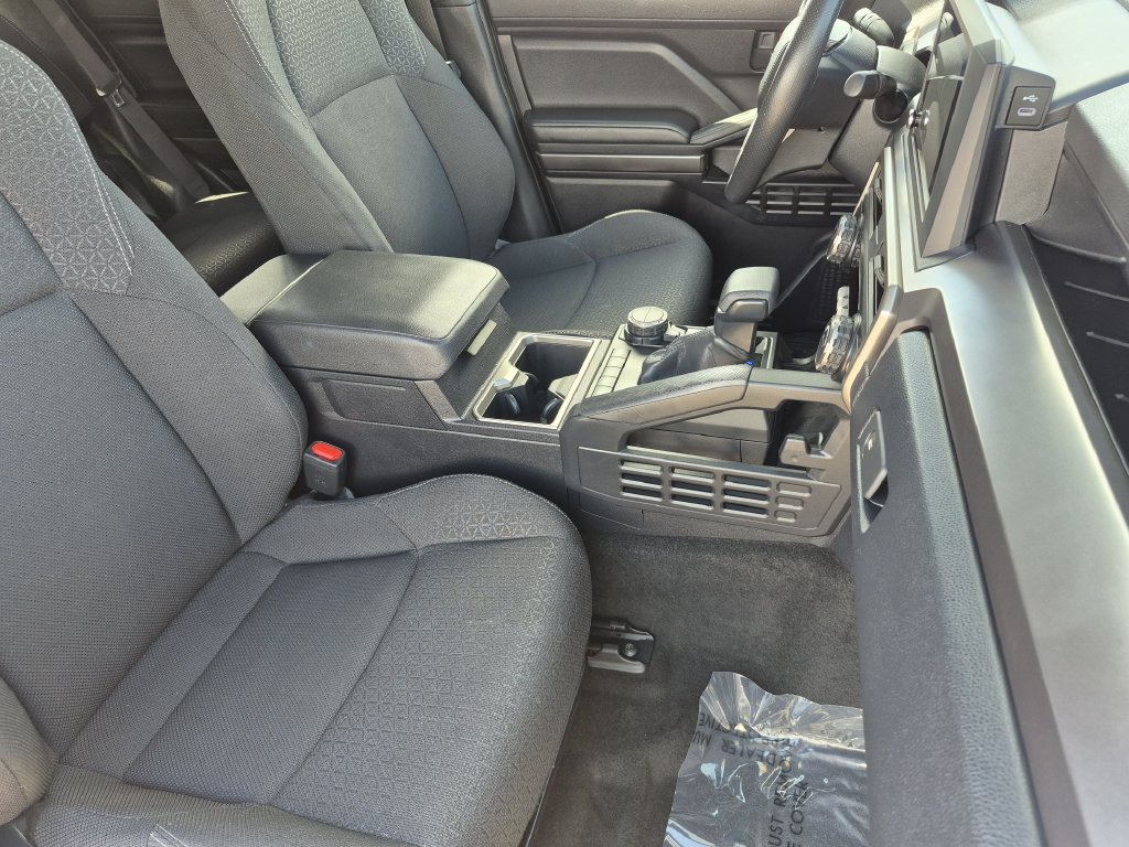 Used 2025 Toyota 4Runner SR5 AWD/4WD image 15