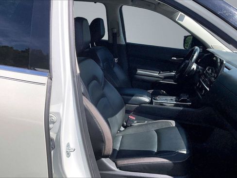 Certified 2023 Nissan Pathfinder SL w/ SL Premium Package AWD/4WD image 7