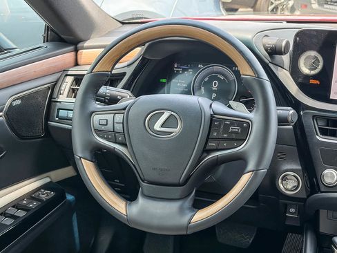 Used 2024 Lexus ES 300h w/ Accessory Package (Z2) FWD image 14