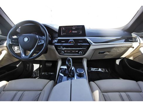 Used 2020 BMW 530i w/ Convenience Package image 11