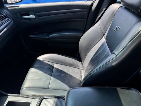 Used 2014 Chrysler 300 S AWD/4WD image 44