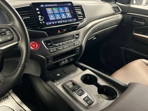 Certified 2025 Honda Ridgeline RTL image 28