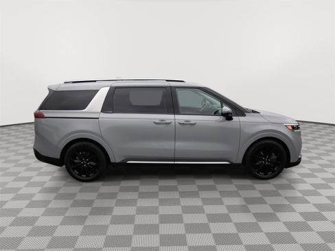 Used 2023 Kia Carnival SX Prestige FWD image 4