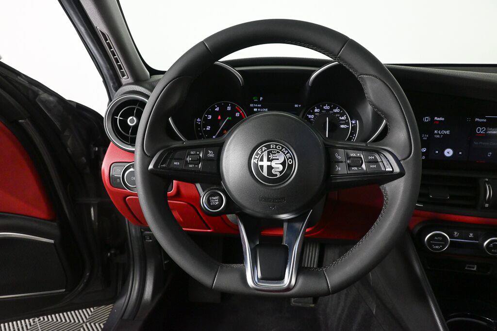 Used 2020 Alfa Romeo Giulia w/ Nero Edizione RWD image 2