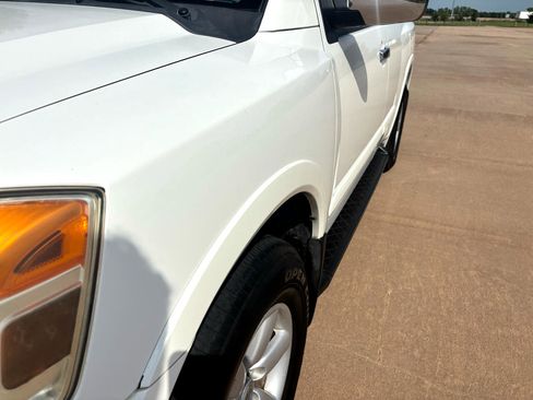 Used 2011 Nissan Armada SV image 11