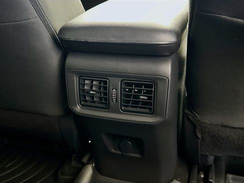 Used 2023 Toyota RAV4 LE AWD/4WD image 16
