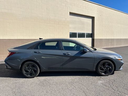 Used 2026 Hyundai Elantra Sport FWD image 3