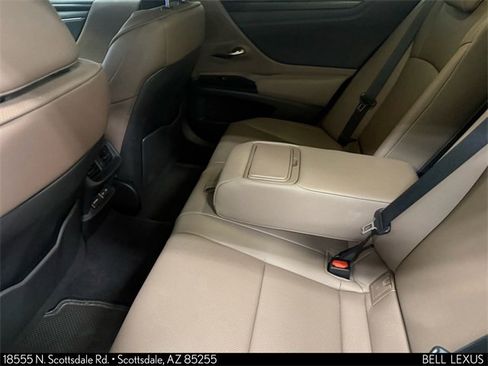 Used 2025 Lexus ES 300h w/ Premium Package image 25