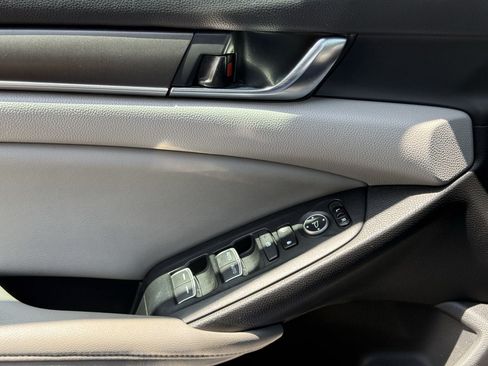Used 2018 Honda Accord LX image 22