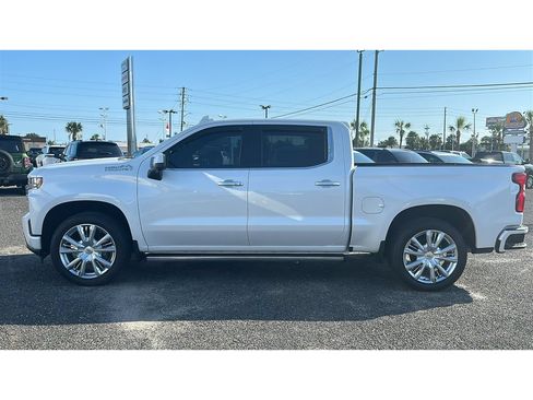 Used 2021 Chevrolet Silverado 1500 High Country w/ Technology Package AWD/4WD image 3