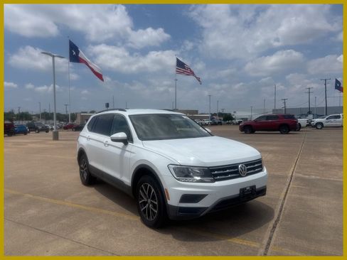 Used 2019 Volkswagen Tiguan SE FWD image 1