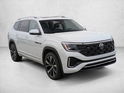 Used 2024 Volkswagen Atlas SEL Premium R-Line image 3