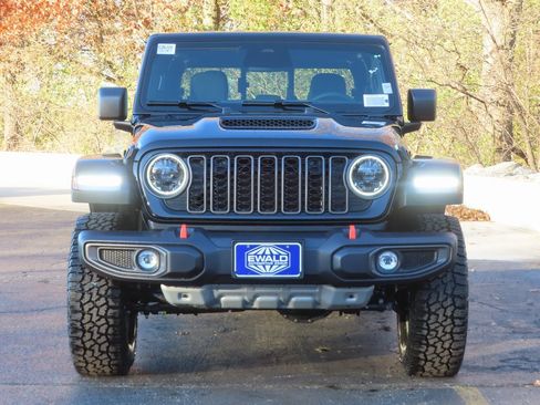 New 2026 Jeep Gladiator Mojave w/ Safety Group image 17