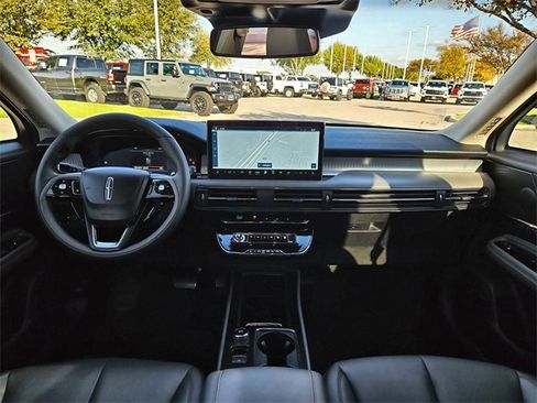 Used 2023 Lincoln Corsair Standard 4D Sport Utility image 9