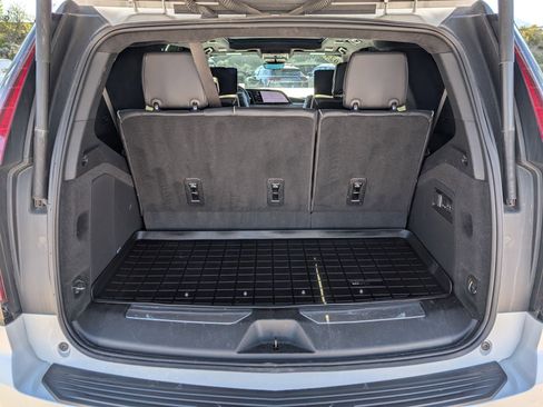 Used 2024 Cadillac Escalade Sport Platinum w/ LPO, ONYX Package image 34