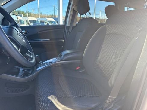Used 2018 Dodge Journey SE image 22