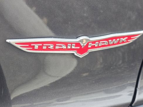 Used 2020 Jeep Cherokee Trailhawk w/ Cold Weather Group image 9