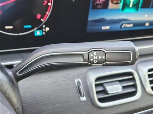 New 2026 Mercedes-Benz GLS 580 4MATIC image 14