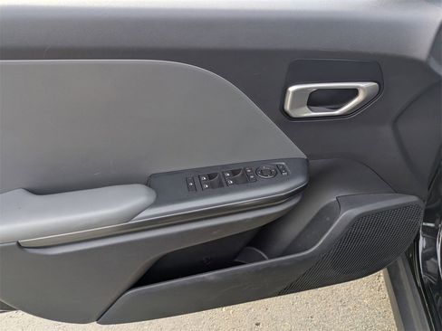 Used 2025 Kia K4 LXS image 15