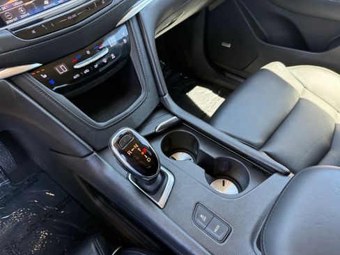 Used 2017 Cadillac XT5 Premium Luxury FWD image 22