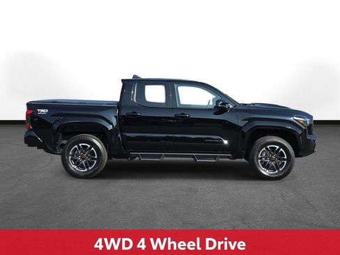 Certified 2025 Toyota Tacoma TRD Sport AWD/4WD image 5